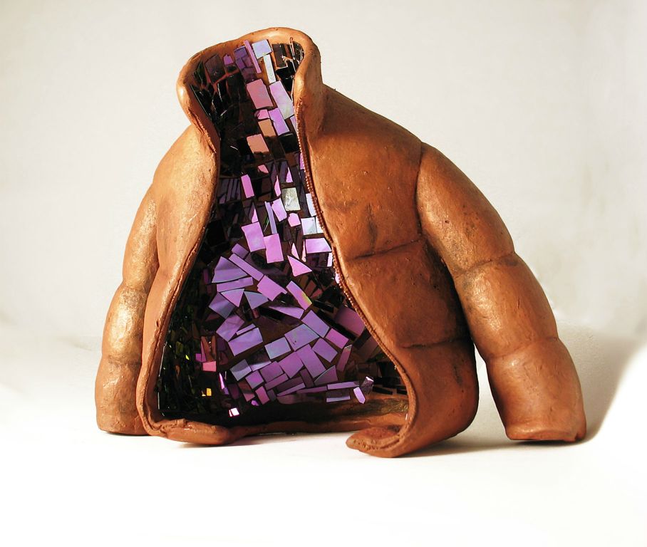 pronssi, piikiekko; 25x25x15 cm; 2005